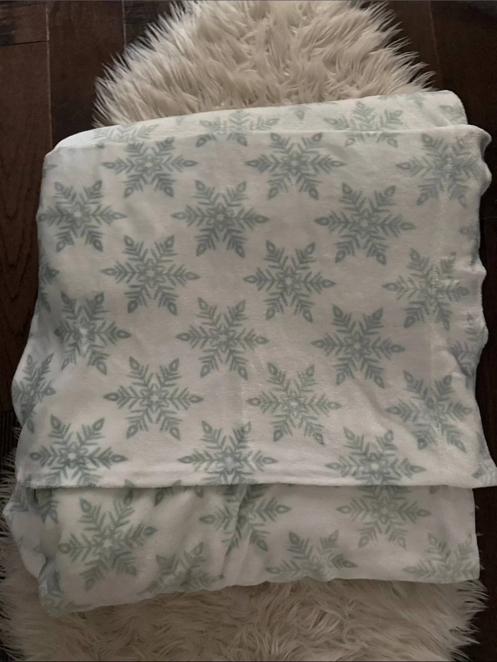 Great Bay Home soft plush